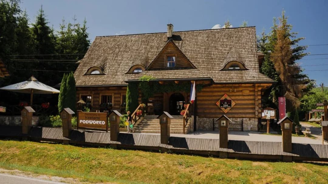Gdzie zjeść w Bieszczadach? Odkryj najlepsze restauracje i smaki