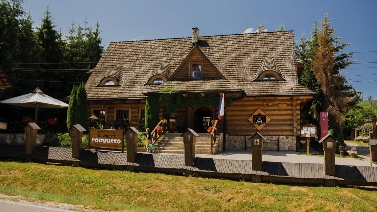 Gdzie zjeść w Bieszczadach? Odkryj najlepsze restauracje i smaki