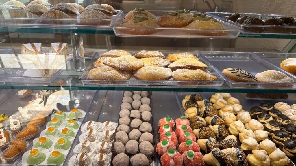 Gdzie zjeść w Trapani? Odkryj najlepsze restauracje i smaki Sycylii