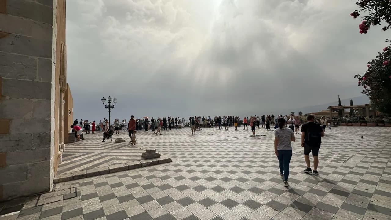 Gdzie zjeść w Taorminie? Odkryj najlepsze lokalne restauracje