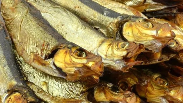 Jakie ryby wędzone nad Bałtykiem są najlepsze i jak je przygotować