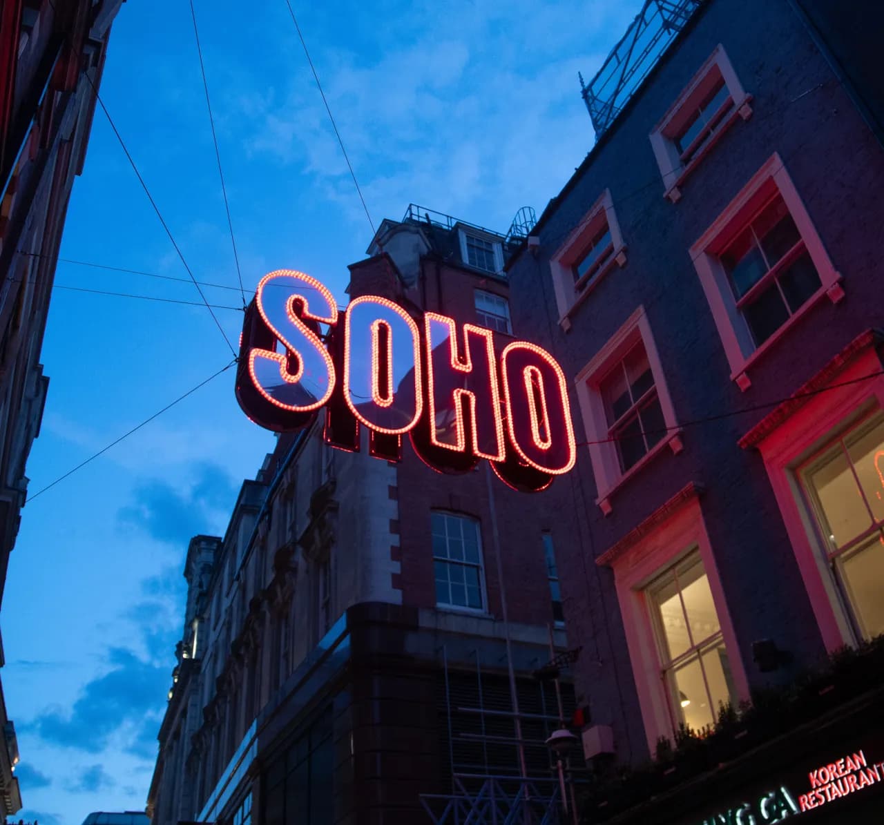 Gdzie zjeść w Londynie? Odkryj najlepsze miejsca na jedzenie