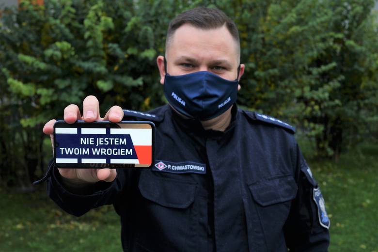 Ogólnopolska akcja opolskiego mundurowego: Policjant nie jest twoim wrogiem!