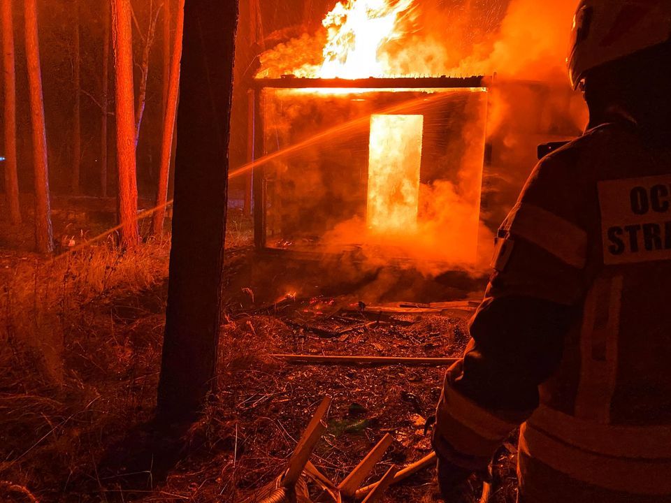 Pożar drewnianego domku w Międzyzdrojach