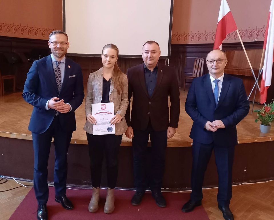 Uczennice ZSP w Kamieniu Pomorskim otrzymały stypendium Prezesa Rady Ministrów