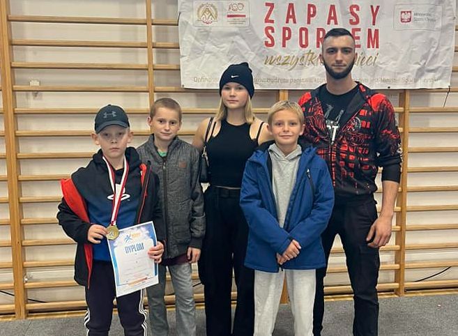 Zawodnicy ASI Bielik Międzyzdroje z medalem na zawodach w Karlinie