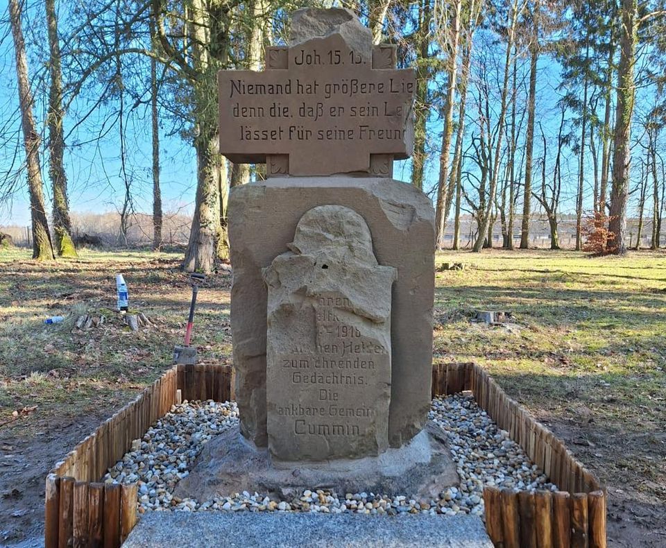 Pomnik ofiar I Wojny Światowej na cmentarzu w Chominie